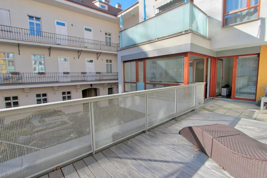 Auriapartments Karlin 2kk S Terasou A Parkovanim * Praga